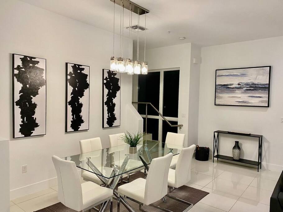 Across The Ocean Few Steps To Beach Contemporary Three Bedroom Townhouse 폼파노 비치 외부 사진