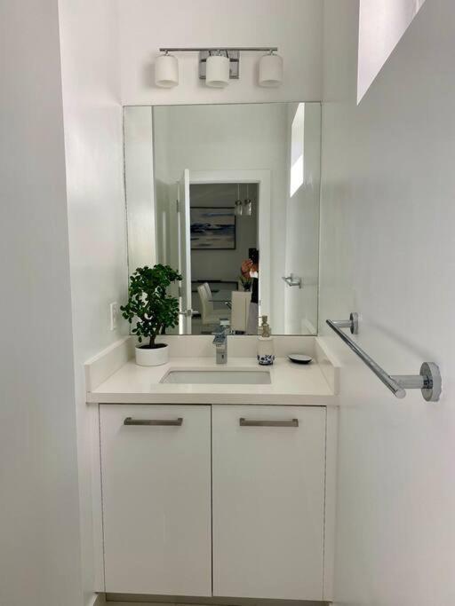 Across The Ocean Few Steps To Beach Contemporary Three Bedroom Townhouse 폼파노 비치 외부 사진