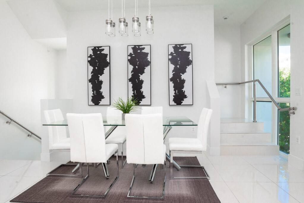 Across The Ocean Few Steps To Beach Contemporary Three Bedroom Townhouse 폼파노 비치 외부 사진