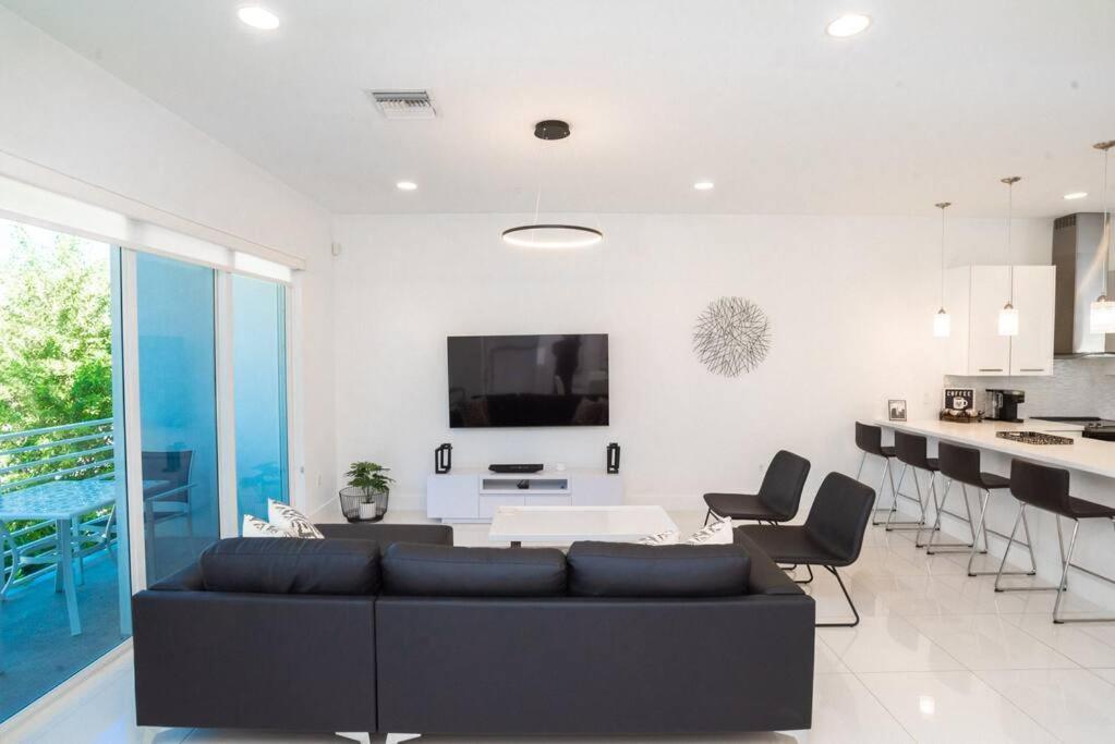 Across The Ocean Few Steps To Beach Contemporary Three Bedroom Townhouse 폼파노 비치 외부 사진