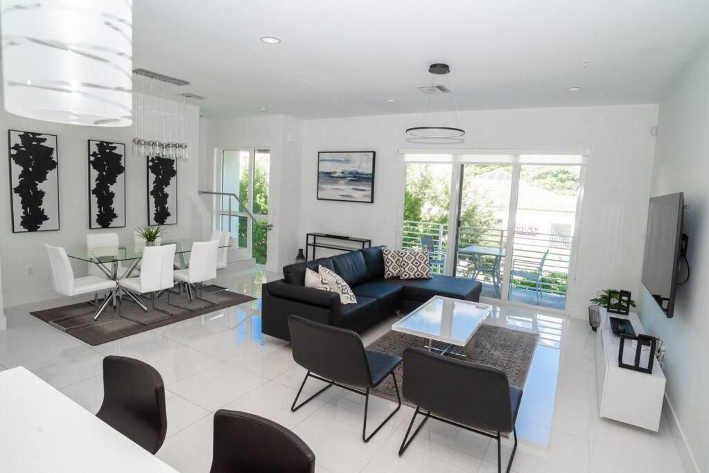 Across The Ocean Few Steps To Beach Contemporary Three Bedroom Townhouse 폼파노 비치 외부 사진