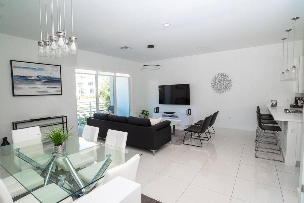 Across The Ocean Few Steps To Beach Contemporary Three Bedroom Townhouse 폼파노 비치 외부 사진
